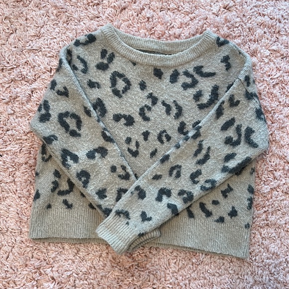 Abercrombie animal print sweater - Picture 2 of 3
